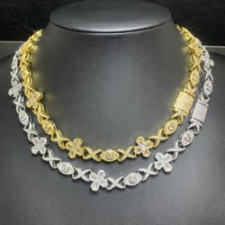 Helloice Collar de ojos de diablo con cruz de talla baguette cónica helada