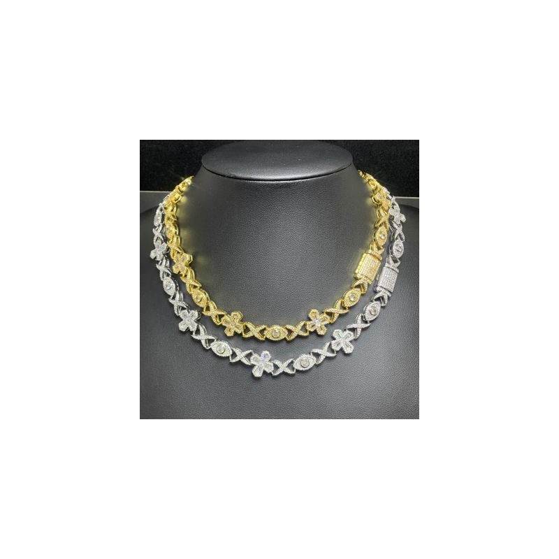 Helloice Collar de ojos de diablo con cruz de talla baguette cónica helada