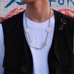 Helloice Collar Cubano de Acero de Titanio con Semblante Risueño