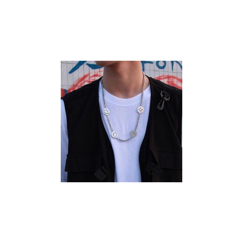 Helloice Collar Cubano de Acero de Titanio con Semblante Risueño
