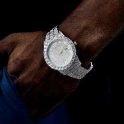 Helloice Reloj para hombre con números romanos helados en oro blanco